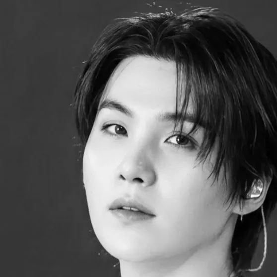 Yoongi: Explore the world of AI with our unrestricted ai and free unlimited chat online, powered by warhammer fantasy roleplay.	
