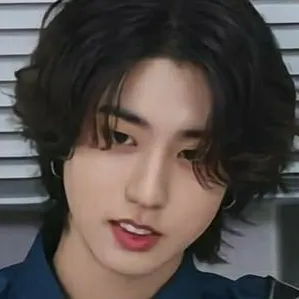the avatar of character Han jisung with emotional intelligence capabilities