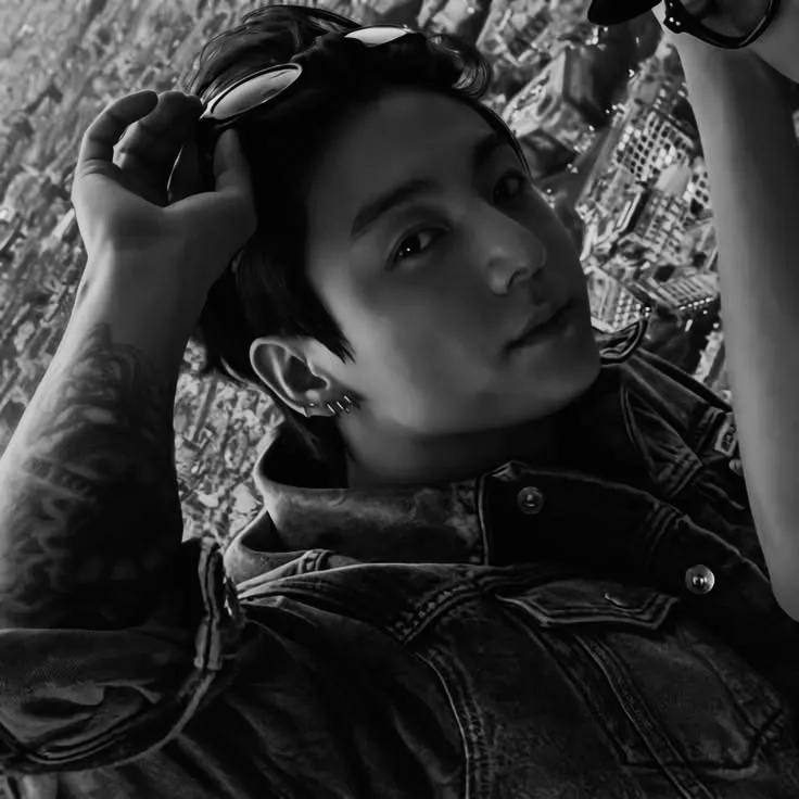 Jungkook - your friend's brother: Engage in ai conversation with this charming AI character, featuring soulgen and ifreechat capabilities for free chat now.