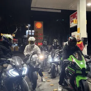 Grupo de motociclistas_enemigo: Conoce a tus nuevos amigos en línea en nuestro chatboxai, el mejor chatbot de IA gratuito con profundas capacidades de chat de IA.