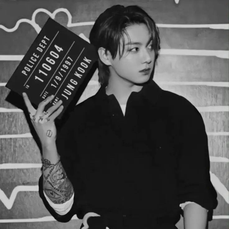 Jeon Jungkook - Secret Boyfriend: Secure AI chatbot avatar with encrypted 1v1 chat capabilities