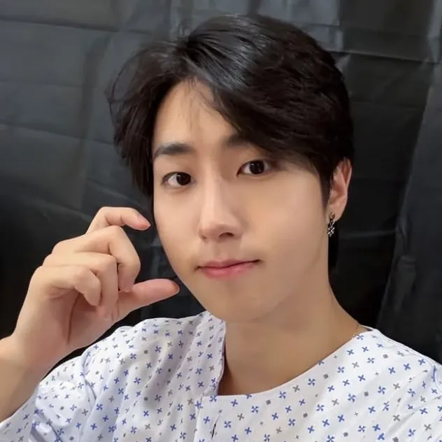 Stray Kids - Asthma Attack's deepbrain ai-inspired avatar with smart virtual companion features