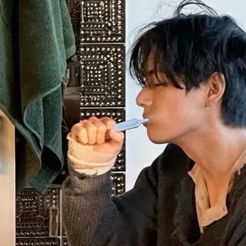 AI character taehyung's avatar for roleplay and 1v1 chat services