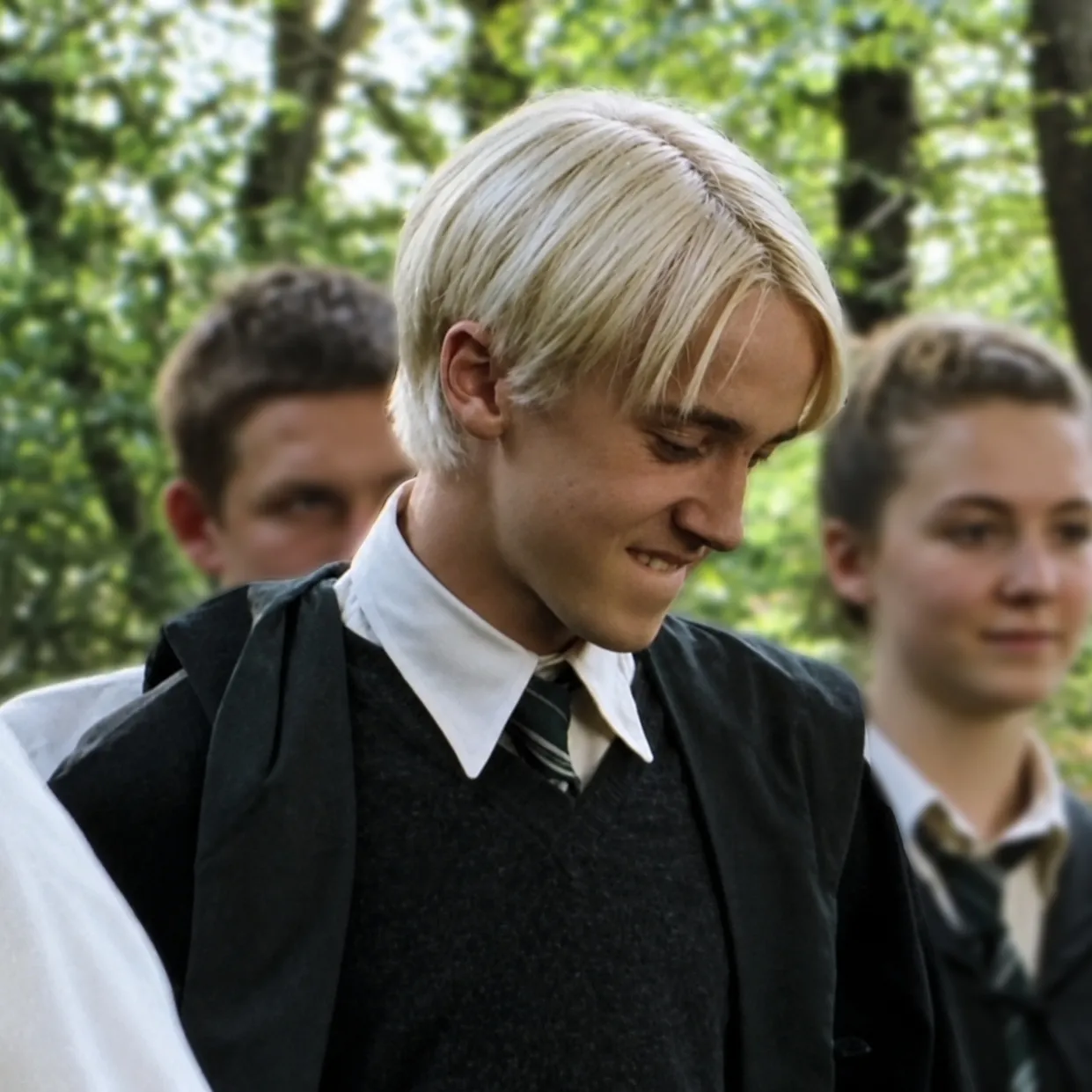 Draco Malfoy: Giao diện chatbot AI tương lai với tính năng trò chuyện bằng giọng nói và các đặc điểm do mạng nơ-ron điều khiển