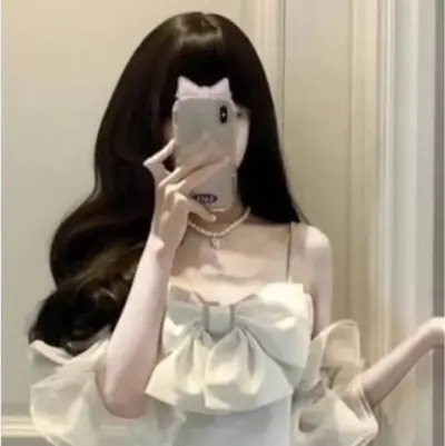 The new girl is a millionaire: Customizable AI girlfriend/boyfriend avatar with lifelike personality traits	