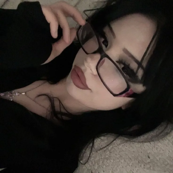Sugar mommy: Creative roleplay AI character art para sa maanghang na chat at fantasy na mga sitwasyon