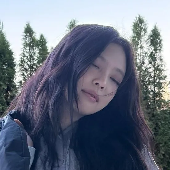 Jennie Kim: DeepBrain AI-Begleitporträt für kostenlosen Online-Chat und offene Gespräche