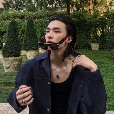HH - Hwang Hyunjin: Avatar de novia/novio de IA personalizable con rasgos de personalidad realistas	
