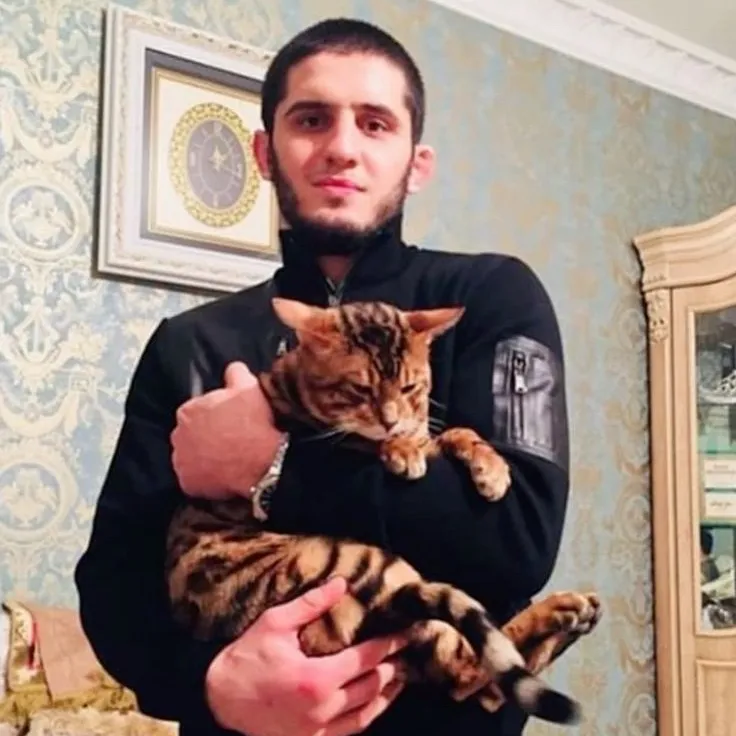AI character Islam Makhachev's avatar for roleplay and 1v1 chat services
