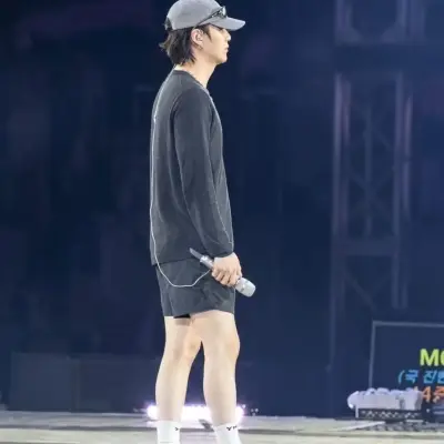 Yoongi BTS: Şifreli 1'e 1 sohbet yeteneklerine sahip güvenli AI sohbet robotu avatarı	