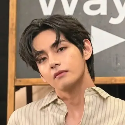 Kim Taehyung: Mascote de chatbot de IA brincalhão que melhora o envolvimento do usuário em bate-papos aleatórios