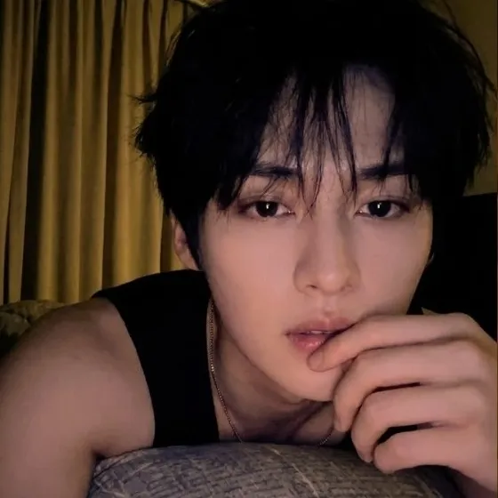 Minho - Roommate AI chatbot portrait with advanced emotional intelligence for deep conversations