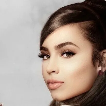 the avatar of Sofia Carson: Dynamic AI character.