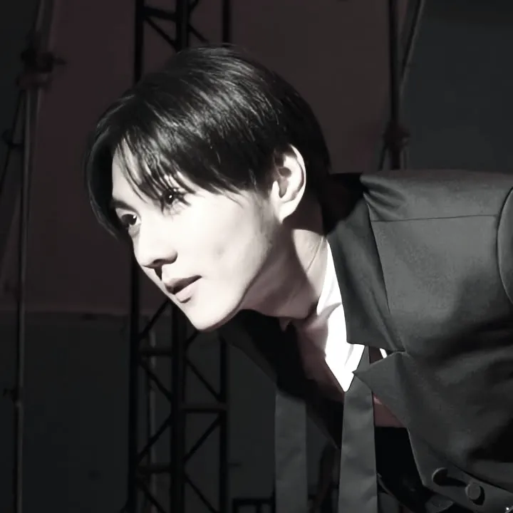 der Avatar von Yang Jungwon: Dynamischer KI-Charakter.