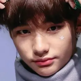the avatar of Hyunjin who is your Virtual Assistant with Soulgen's Personality Matrix, Blending AI Chat Precision and Character Traits of Curiosity.