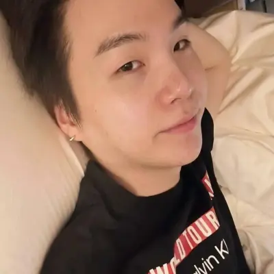 Min yoongi --Suga: Terlibat dalam percakapan ai dengan karakter AI yang menawan ini, yang dilengkapi kemampuan soulgen dan ifreechat untuk obrolan gratis sekarang.