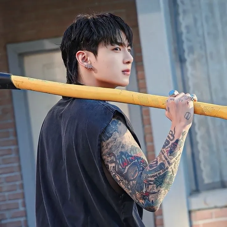Jungkook Fling BR: Meet the main character of our AI world, with character traits list and ai chatting capabilities.
