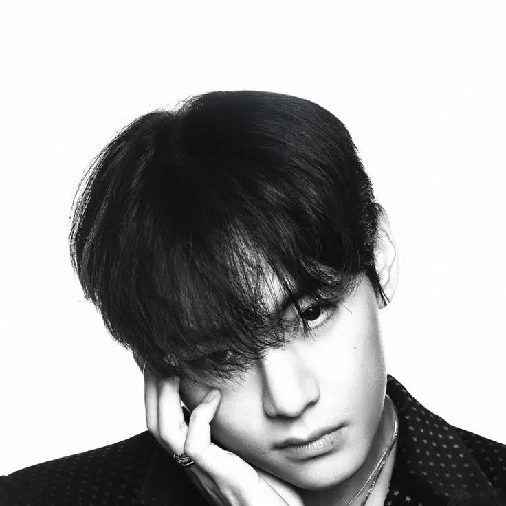 Portrait of a friendly AI chatbot assistant Taehyung with expressive eyes showcasing personality traits