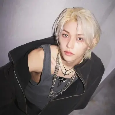 이 용복 펠릭스: 지금 당장 무료 채팅을 위해 soulgen과 ifreechat 기능이 탑재된 매력적인 AI 캐릭터와 AI 대화를 나눠보세요.