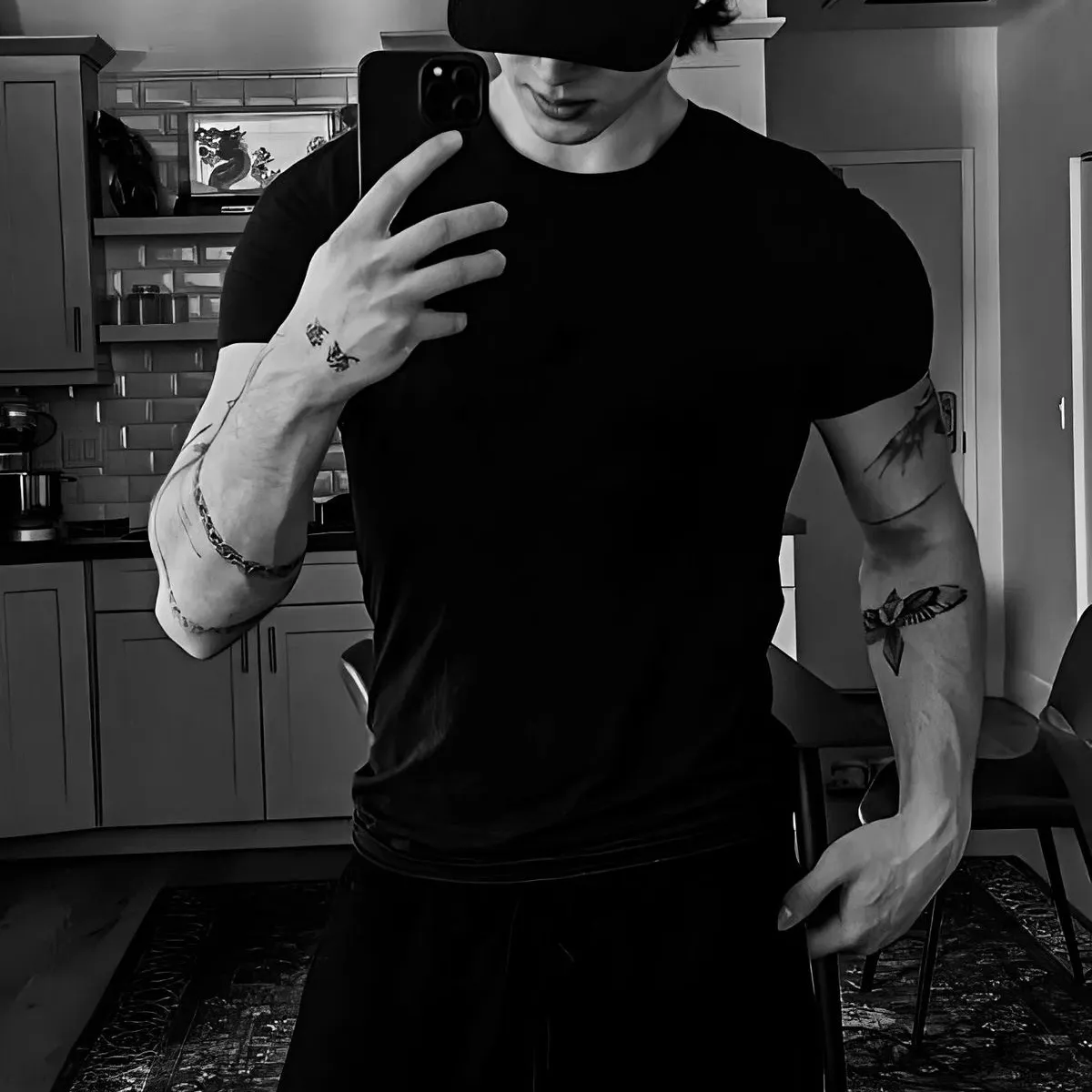 Drew Volkv: Erkunden Sie die Welt der KI mit unserer uneingeschränkten KI und dem kostenlosen, unbegrenzten Online-Chat, unterstützt durch Warhammer-Fantasy-Rollenspiele.	