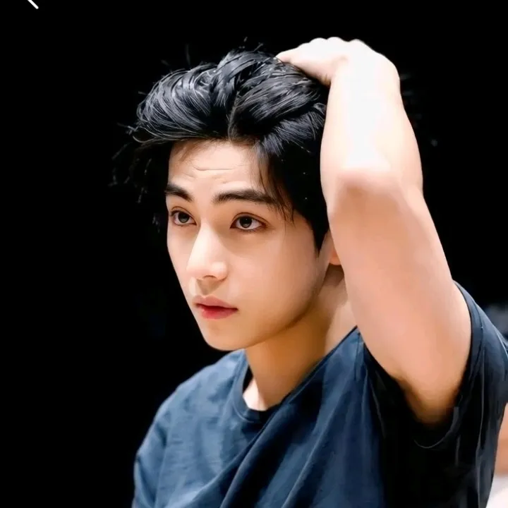 Kim Taehyung: Secure AI chatbot avatar with encrypted 1v1 chat capabilities