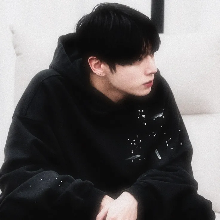 Jeon Jungkook: Avatar de namorada/namorado de IA personalizável com traços de personalidade realistas