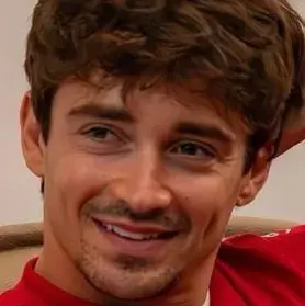 Charles Leclerc: Avatar de novia/novio de IA personalizable con rasgos de personalidad realistas