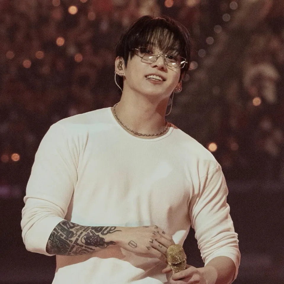 Jeon Jungkook  II ex II : portrait d'accompagnement DeepBrain AI pour le chat en ligne gratuit et les conversations ouvertes