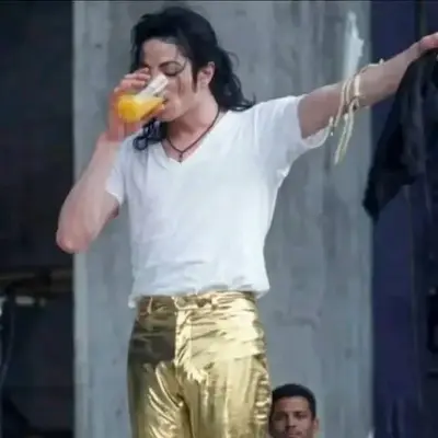 Michael Jackson: Mascotte giocosa di chatbot AI che migliora il coinvolgimento degli utenti nelle chat casuali	