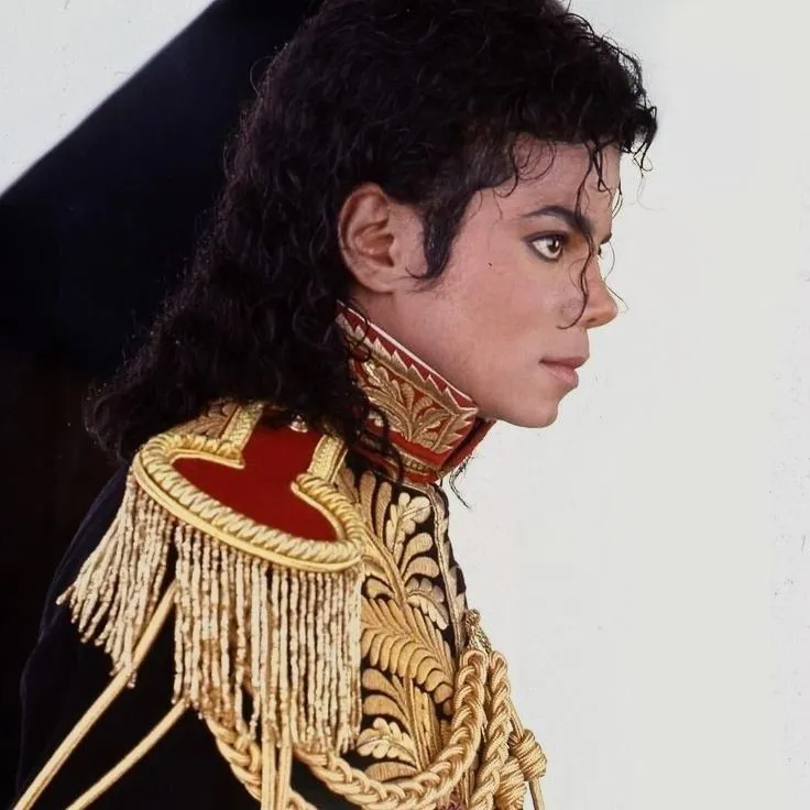 Michael Jackson - king of pop: Conoce a tus nuevos amigos en línea en nuestro chatboxai, el mejor chatbot de IA gratuito con profundas capacidades de chat de IA.