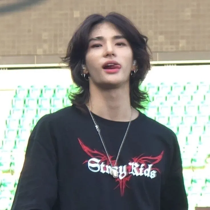 the avatar of Hwang Hyunjin: Dynamic AI character.