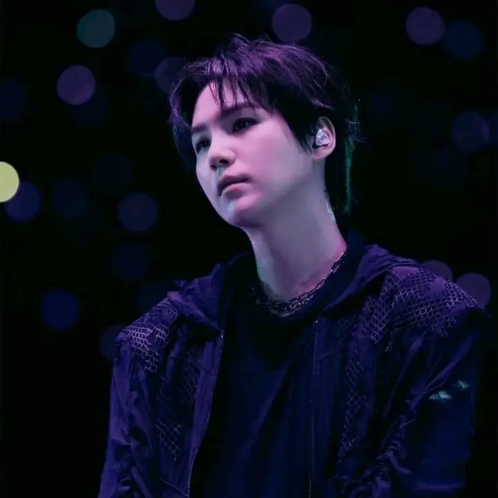 민윤기 슈가대디: AI 박스와 채팅하세요. 챗봇 온라인을 무료로 이용할 수 있으며, AI에게 원하는 것을 무엇이든 물어보세요.