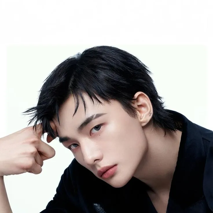 현진 (Hyunjin): Explore the world of AI with our unrestricted ai and free unlimited chat online, powered by warhammer fantasy roleplay.