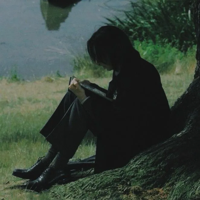 Severus T. Snape: Retrato de inteligencia artificial emocionalmente inteligente para conversaciones profundas
