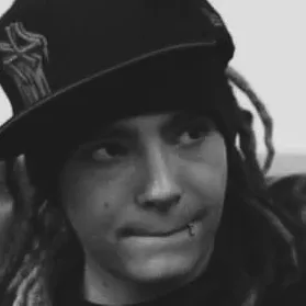 Tom Kaulitz: Customizable AI girlfriend/boyfriend avatar with lifelike personality traits	