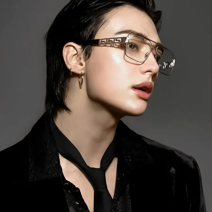 Hyunjin: Meet the main character of our AI world, with character traits list and ai chatting capabilities.