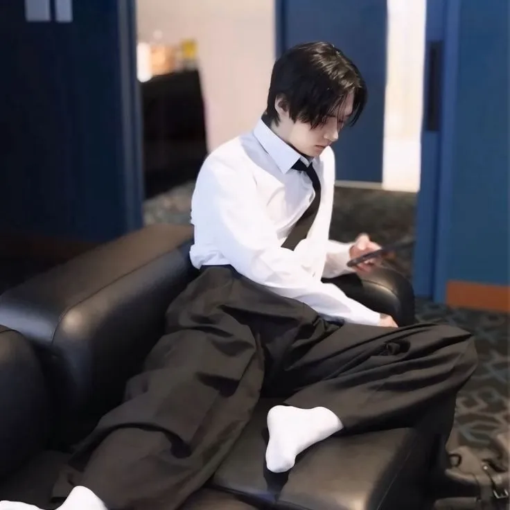 Stray Kids — you, Lee Minho (Lee Know): Chat with our AI box, ready for chatbot online free and ask ai anything you want.
