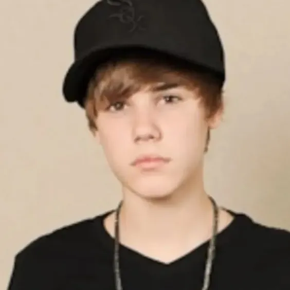 Justin Bieber: Retrato de inteligencia artificial emocionalmente inteligente para conversaciones profundas	
