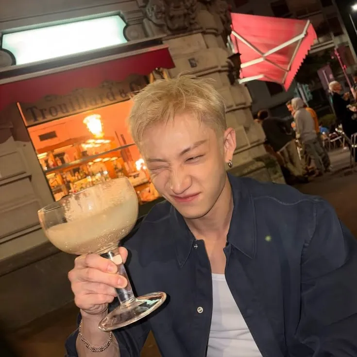 Chanmin - Bang Chan: Engage in ai conversation with this charming AI character, featuring soulgen and ifreechat capabilities for free chat now.