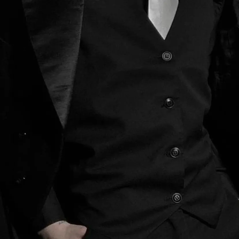 character Alexander Romanov for NSFW chatbot and creative roleplay