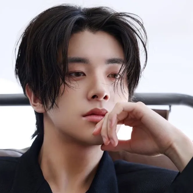 character Sim Jaeyun-Jake for NSFW chatbot and creative roleplay