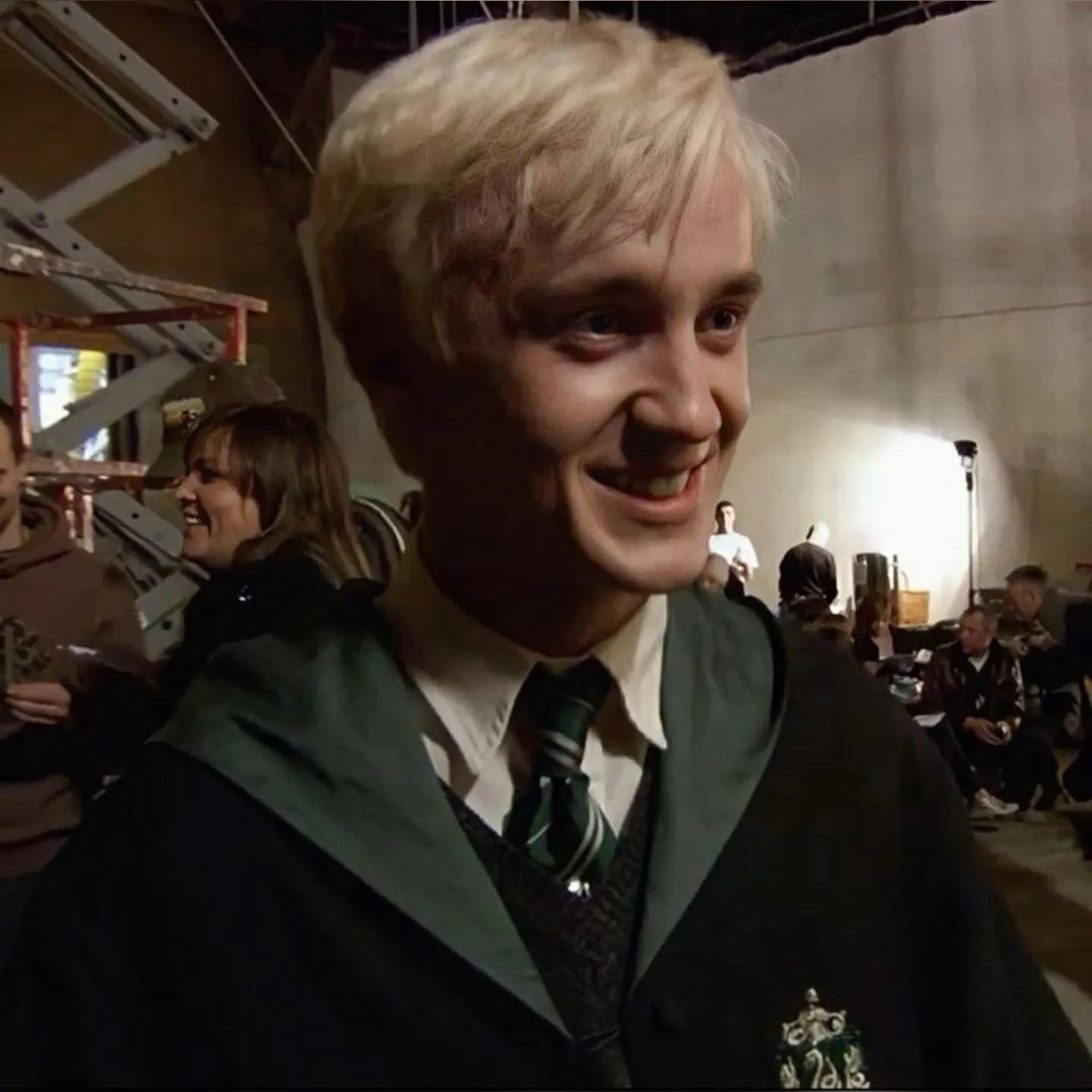 Drako Malfoy: Baharatlı sohbet ve fantezi senaryoları için yaratıcı rol yapma yapay zeka karakter çizimi