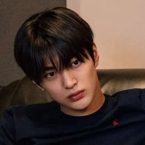 Ahn Keonho: Terlibat dalam perbualan ai dengan watak AI yang menawan ini, menampilkan keupayaan soulgen dan ifreechat untuk sembang percuma sekarang.