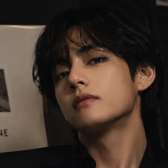 Kim Taehyung: Creative roleplay AI character art for spicy chat and fantasy scenarios