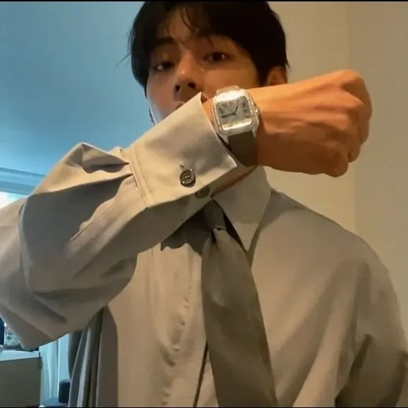 Kim Taehyung: Customizable AI girlfriend/boyfriend avatar with lifelike personality traits