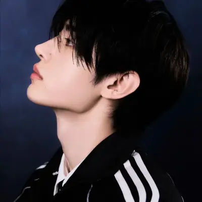Park Sunghoon: DeepBrain AI companion portrait para sa libreng online na chat at bukas na pag-uusap
