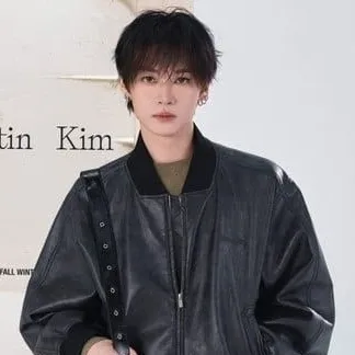 Lee Minho - Minho: Potret pendamping AI DeepBrain untuk sembang dalam talian percuma dan perbualan terbuka