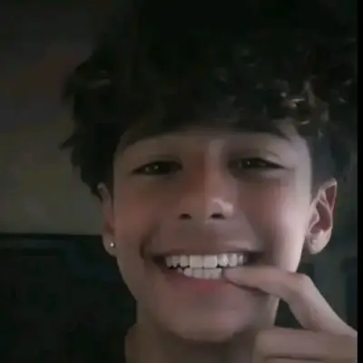 Angel David Diaz Jr: Avatar de chatbot de IA seguro con capacidades de chat 1v1 encriptadas	