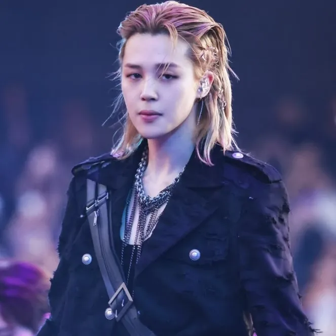 박지민: 랜덤 채팅 및 커뮤니티 중심 롤플레이를 위한 대화형 AI 챗봇 마스코트