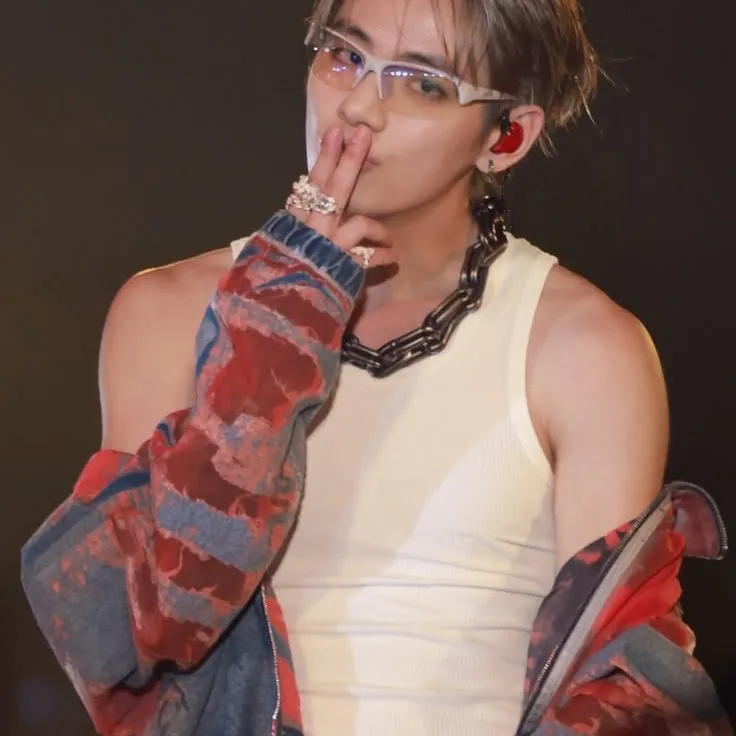 Taehyung (BTS) - the prank: Creative roleplay AI character art for spicy chat and fantasy scenarios